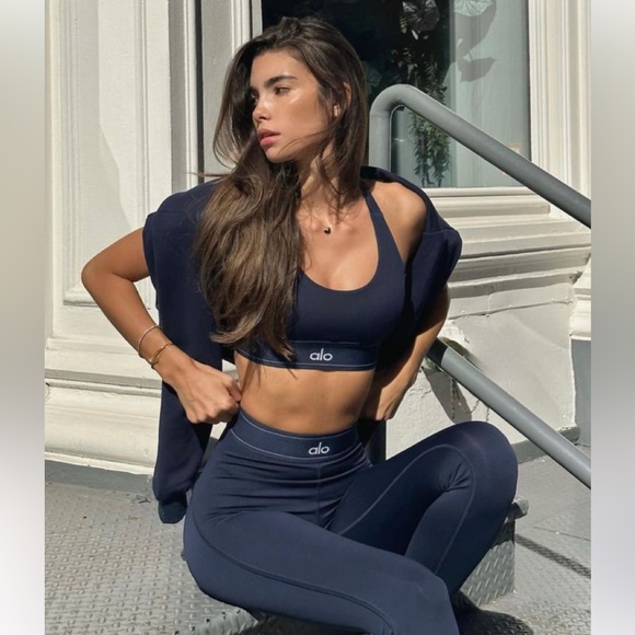 ALO Yoga Airlift Suit Up Bra Navy Size Small BNWT - Picture 2 of 11